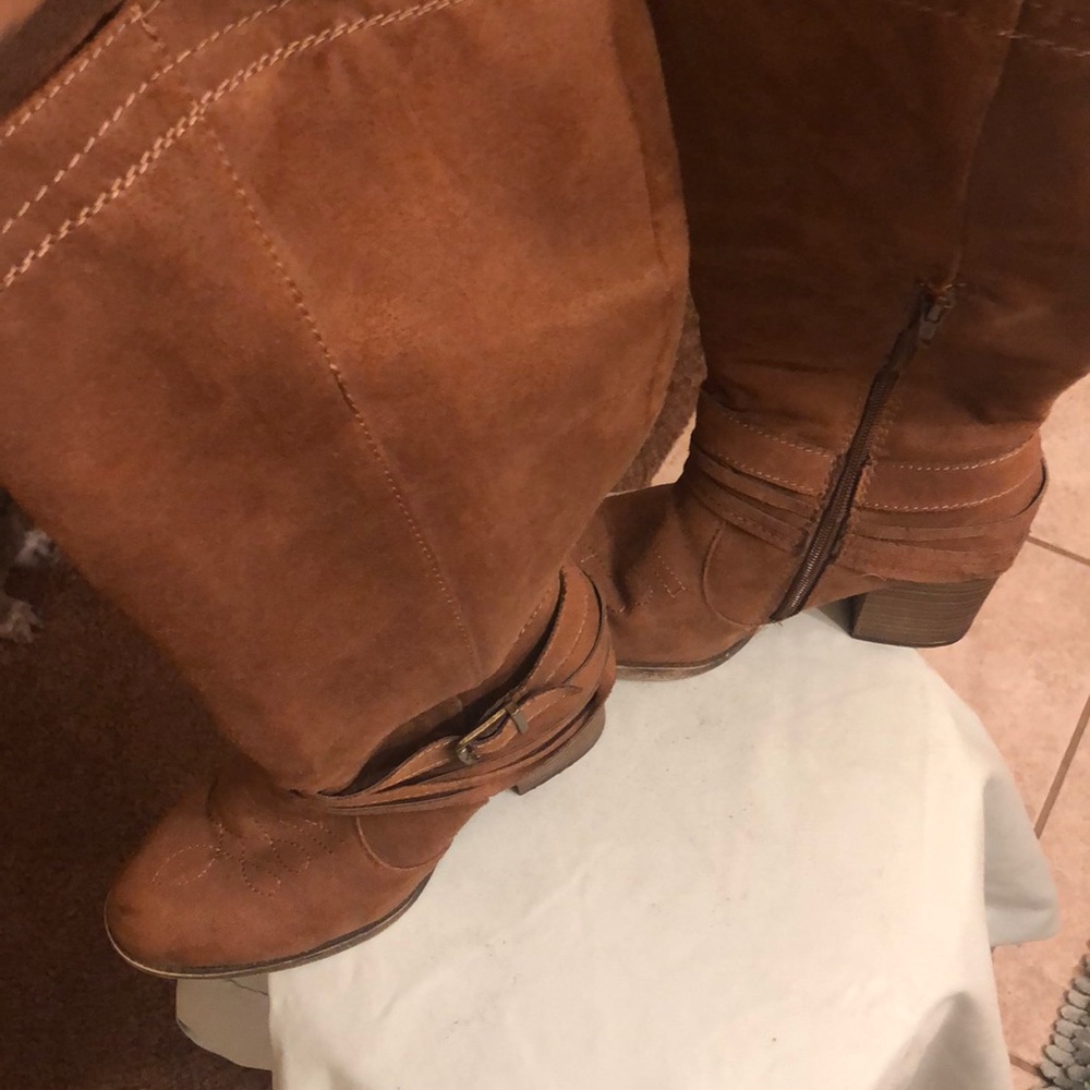 Brown to the knee boots